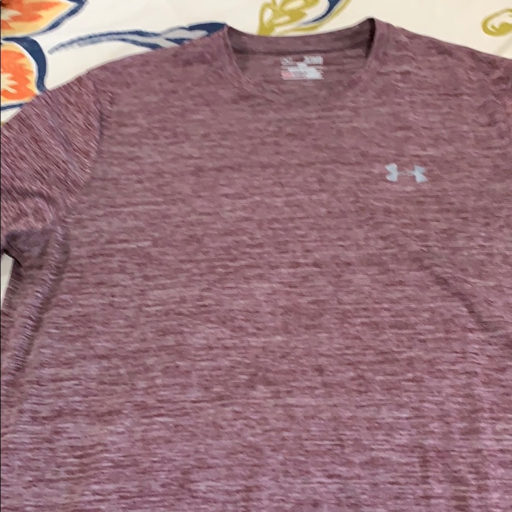 Under Armour XL short sleeve excellent condition!
